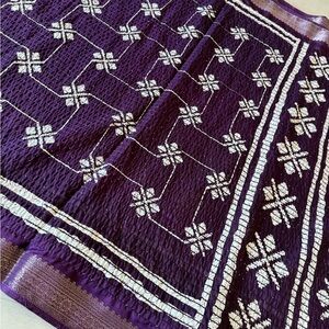 White pattern  saree with sequence all through comes with fall never worn